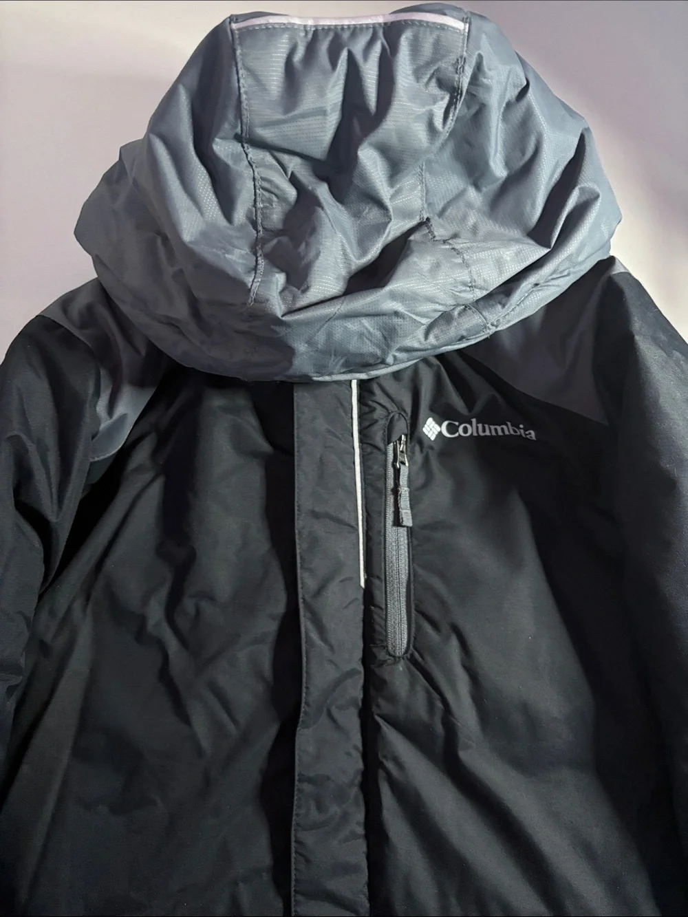Columbia Boys (XS) Black & Gray Insulated Hooded Winter Jacket.
